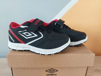 🌸 Basket Umbro garçon Neuve taille 23 jamais portées 🌸