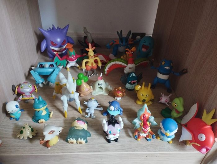 Lot pokémon Bandai et tomy Nintendo officiel - photo numéro 2