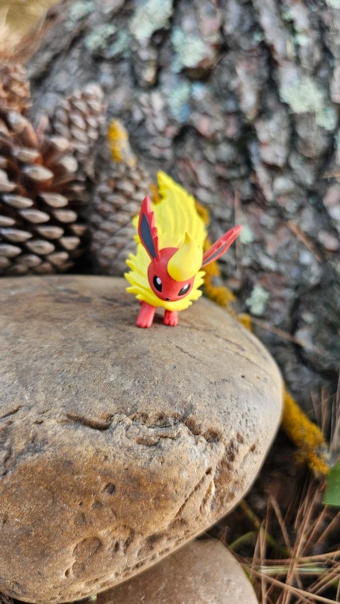 Super figurine Pokemon Nintendo tomy Pyroli
