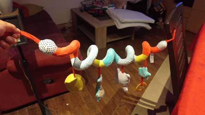 Jeux d'éveil bébé à accrocher - photo numéro 3