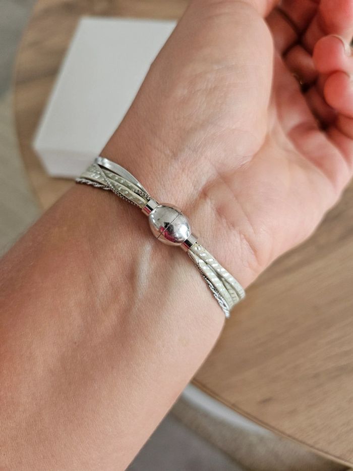 Bracelet cuir et argent Flowers for Zoé - photo numéro 4