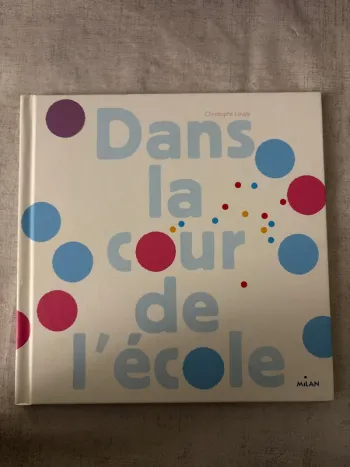Dans la cour de l’école