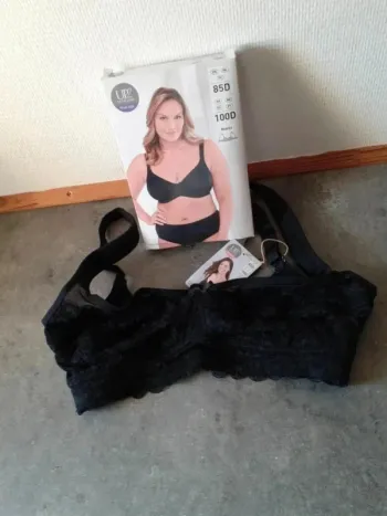 Soutien-gorge noir à dentelle 100d up2 fashion