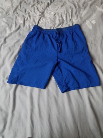 Short sport bleu