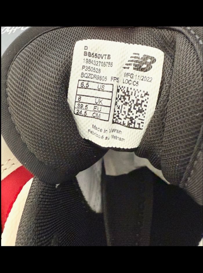 Baskets New Balance 550 – Taille 39,5 – blanc/rouge – Neuf avec étiquette - photo numéro 4