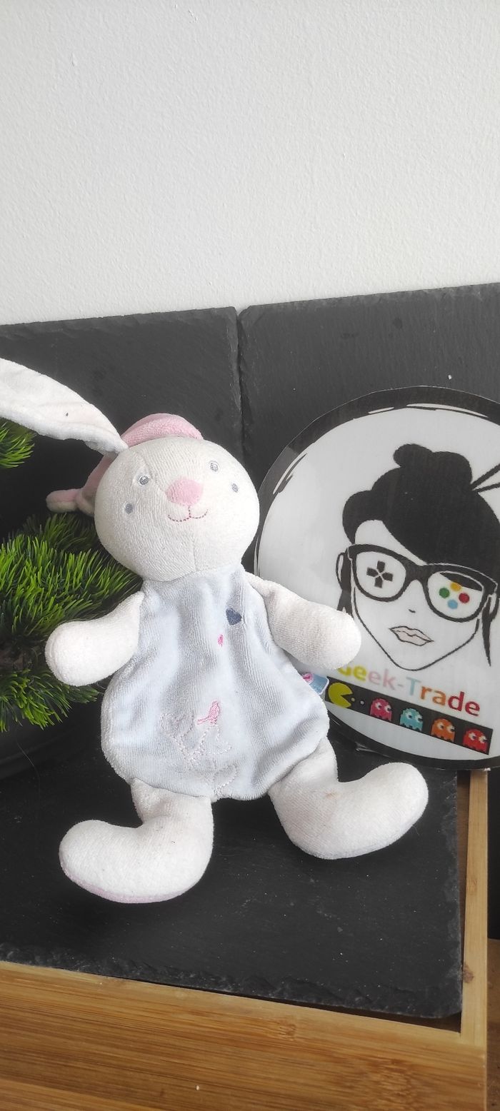 Doudou lapin bleu blanc rose sucre d'orge coeur oiseau fleur Plat Ancien Branche
