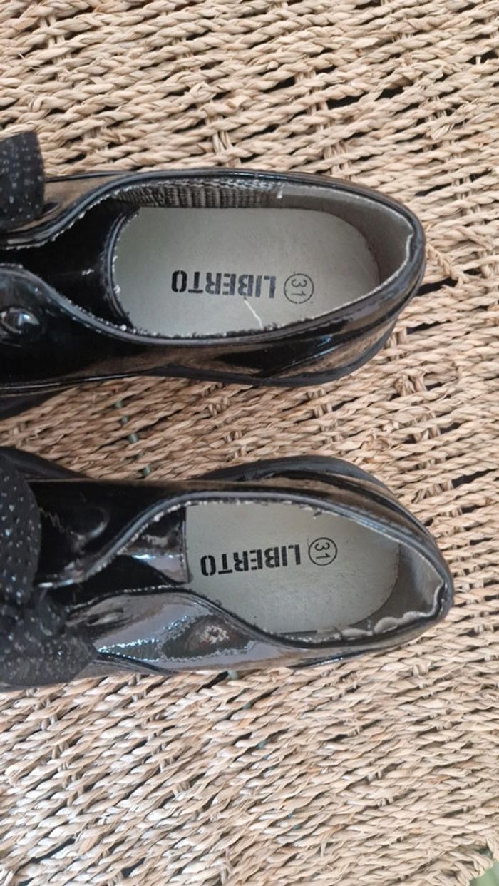 Chaussures derbie babies mocassin noirs vernis chic Liberto 🦋Pointure 31🦋 - photo numéro 5