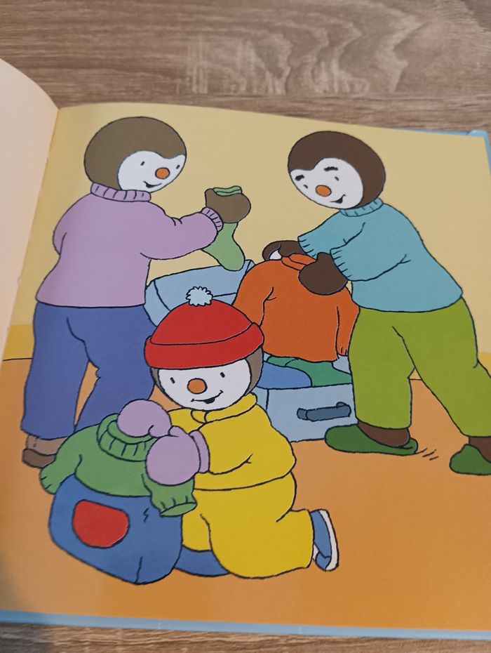 Livre T'choupi a la neige histoires a deux voix - photo numéro 4