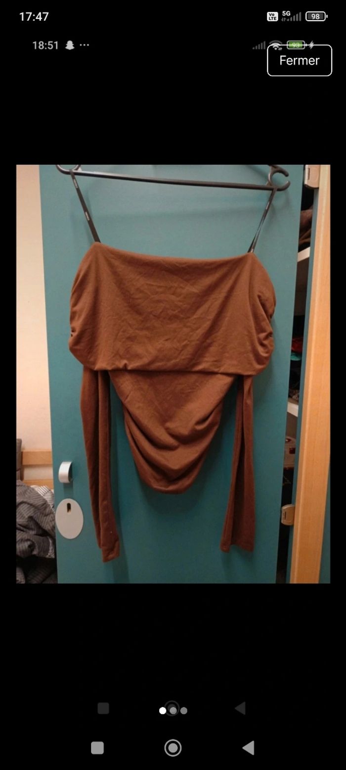 Haut manche longue épaule dénudé