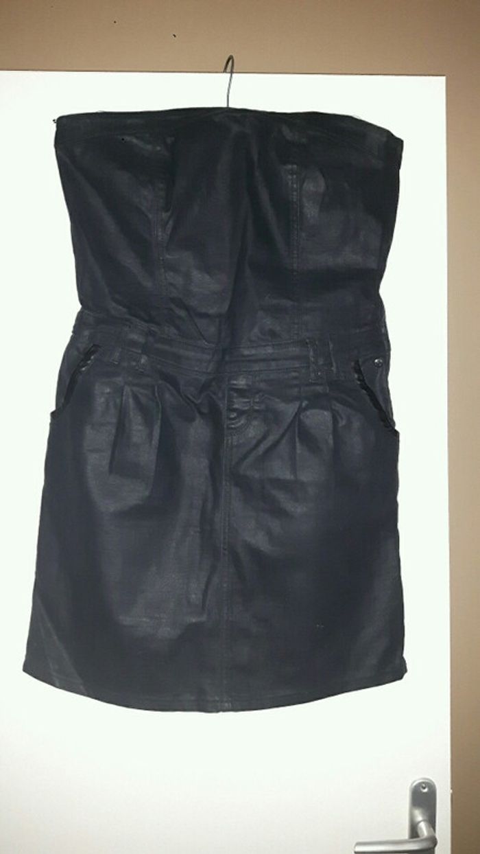 Robe enduite noire
