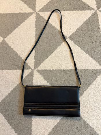 Sac à bandoulière en cuir vintage couleur bleu marine