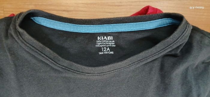 2 tee-shirts taille 12 ans - photo numéro 3