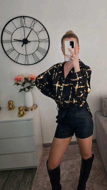 Short en simili cuir