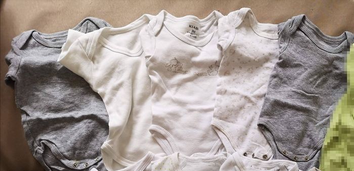 Lot 5 bodies manches longues