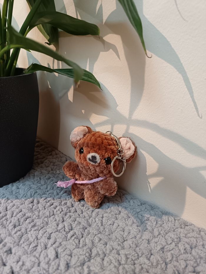 Porte clé - petit ours au crochet - photo numéro 4