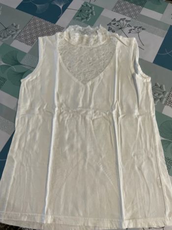 Débardeur blanc avec dentelle 38/40