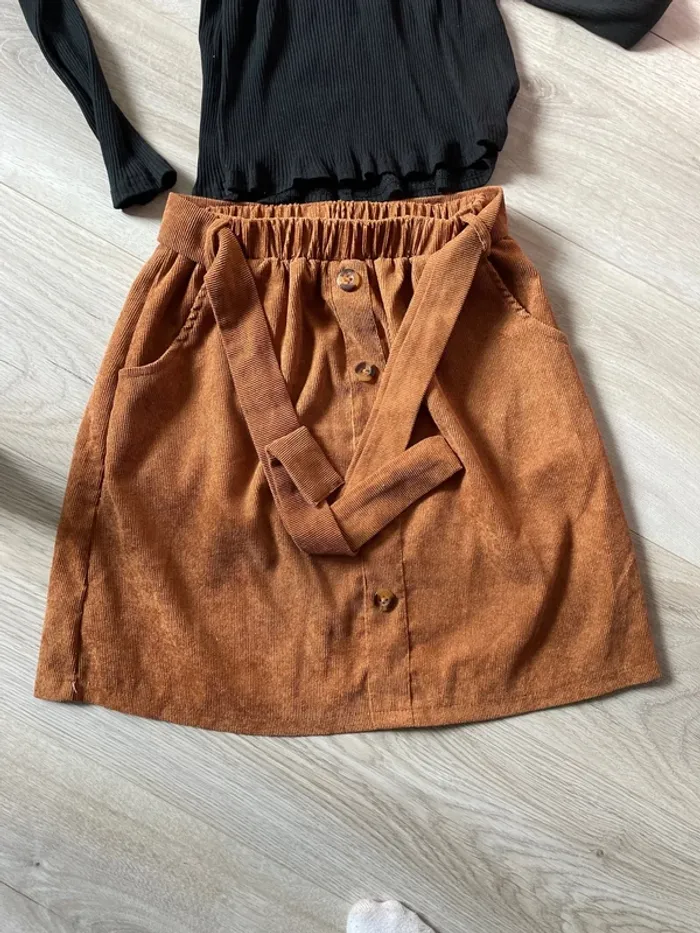 Lot jupe et tee shirt ml - photo numéro 2