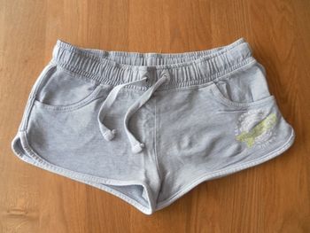 short gris