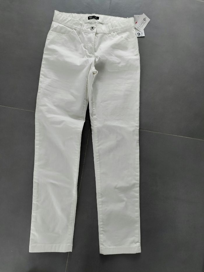 Jeans blanc neuf taille 11-12 ans 5€