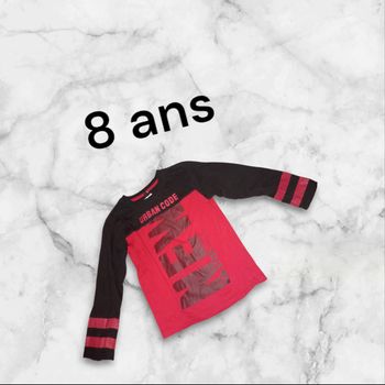 T-shirt longues manches taille 8 ans
