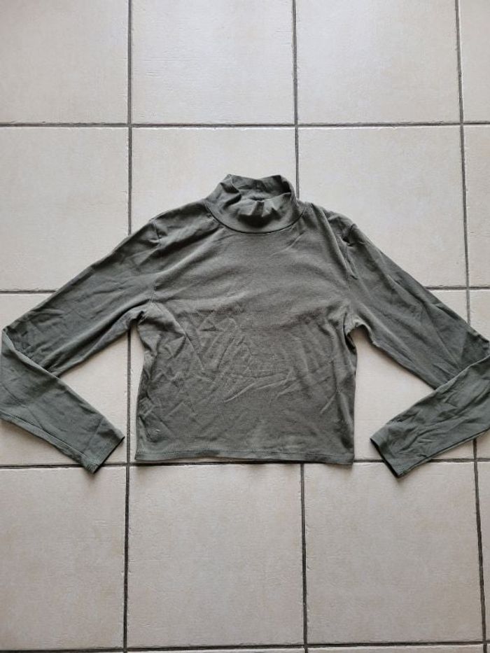 Tee-shirt manche longue avec col kaki Zara