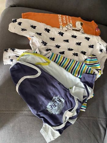 Lot de 5 bodies en très bon état