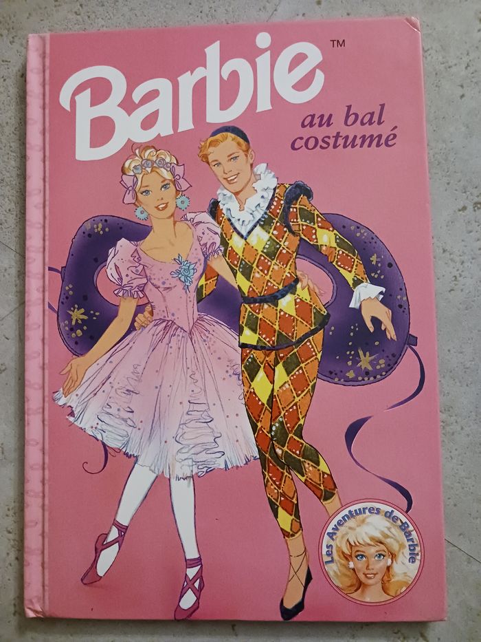 livre Barbie au bal costumé