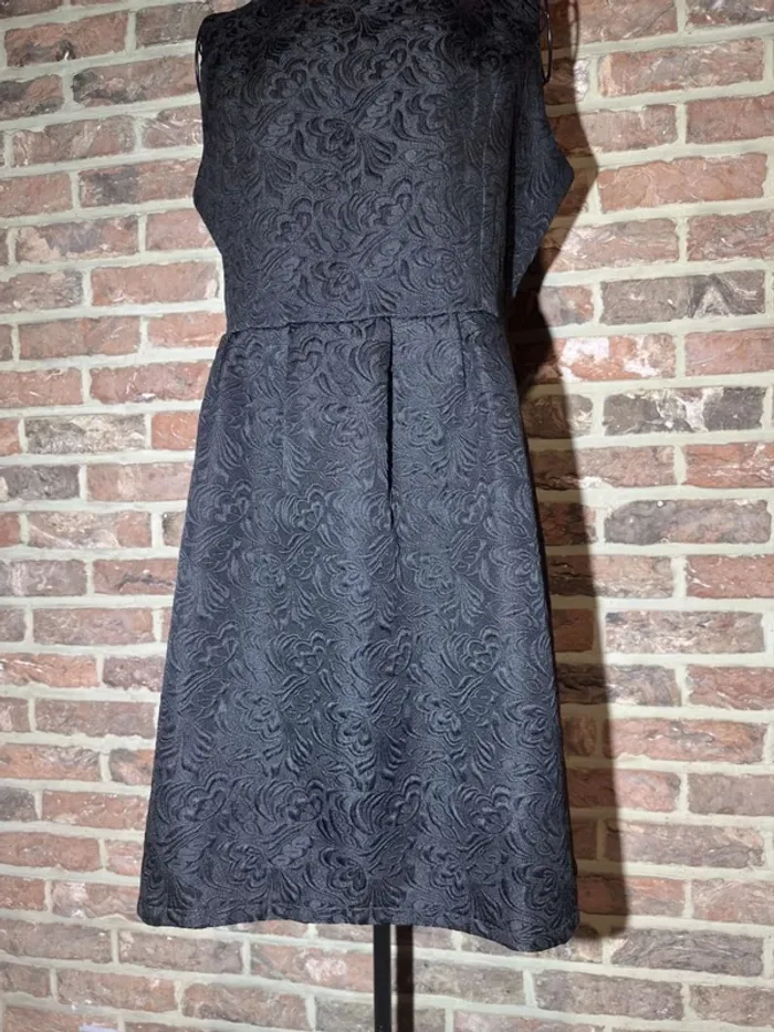 Robe noire motif Molly Bracken Taille 2 -> M / 38 - photo numéro 5