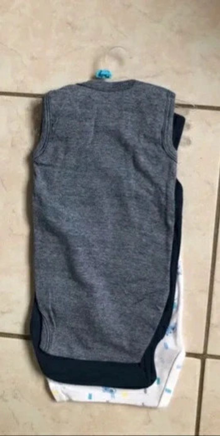 Lot de 3 Bodies sans manches Sincere coton bio T 6 mois neufs dans emballage - photo numéro 2