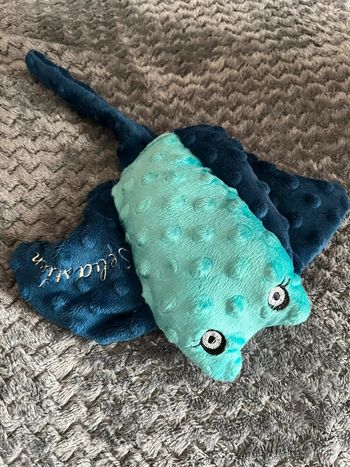 Doudou / peluche raie manta neuve brodée