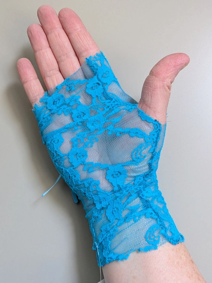 Mitaines dentelle mariage bleu turquoise - photo numéro 2