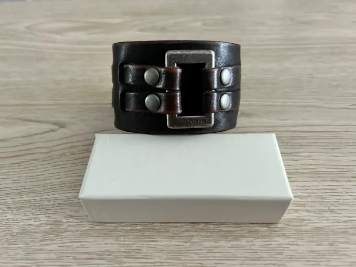Bracelet Manchette en Cuir Marron Fossil Neuf