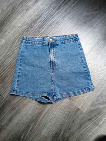 Short Jennyfer – Taille 38 – Neuf