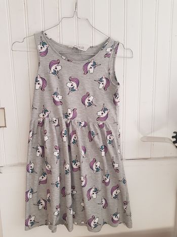 Robe H&M 8-10 ans