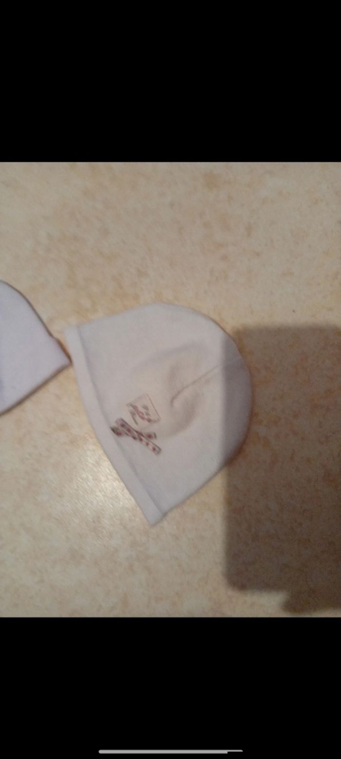 Lot de 2 bonnets taille 6/12 mois - photo numéro 3