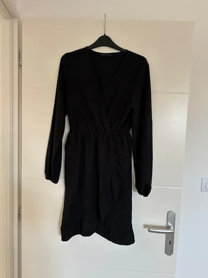 Robe noir à manches longues