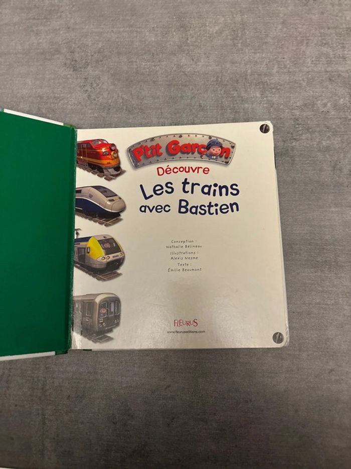Livre, petit garçon, découvre les trains avec Bastien - photo numéro 2