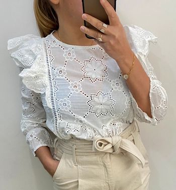 Jolie Blouse Romantique Avec Broderie Anglaise Er Volant Taille S-M