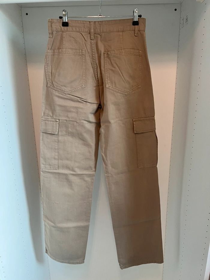 Cargo kaki clair Stradivarius Taille 38 - photo numéro 2