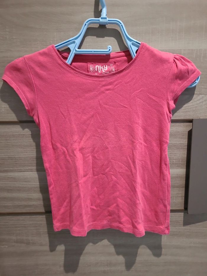 T-short rose foncé, taille 10 ans