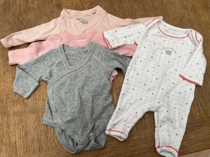 Lot vêtements 1 mois - photo numéro 4