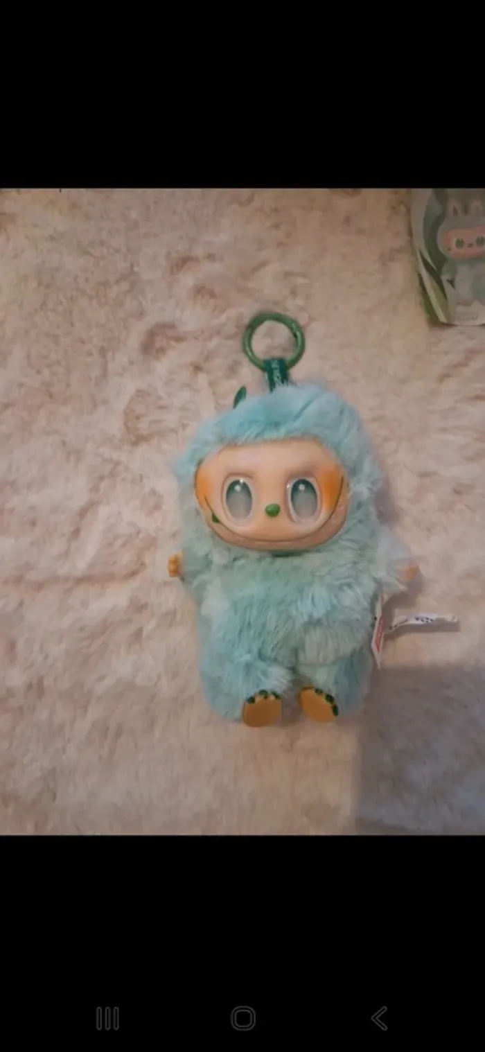 Adorable labubu vert d eau Serenity neuf