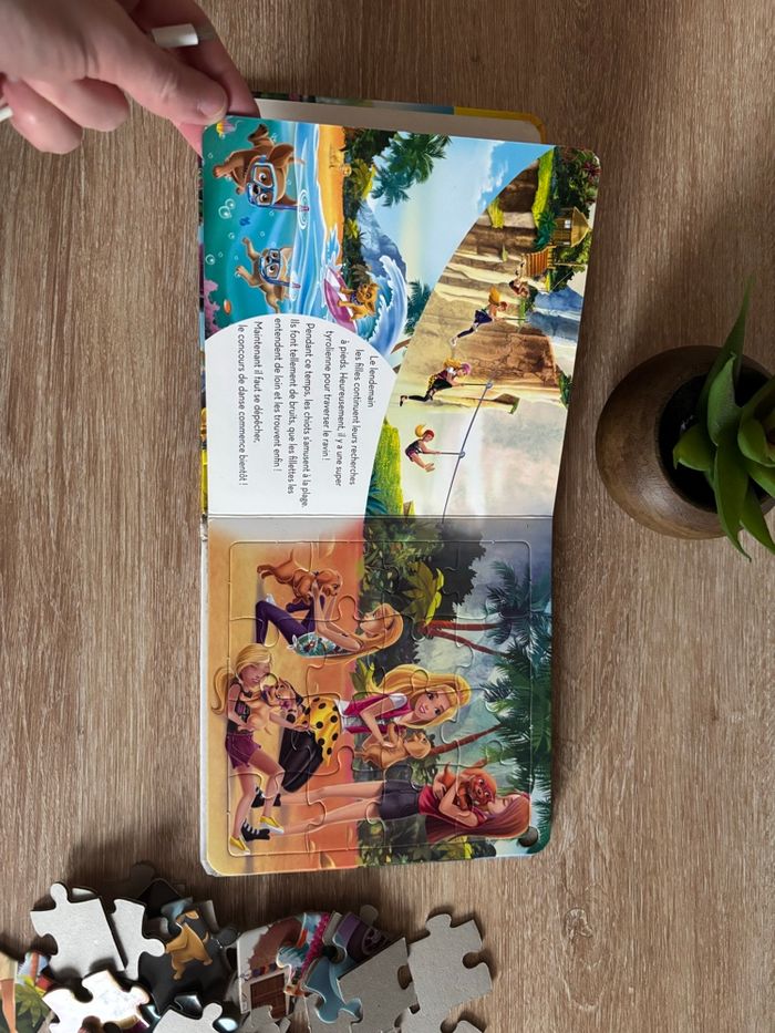 Livre puzzle Barbie et ses sœurs à la recherche des chiots - photo numéro 5
