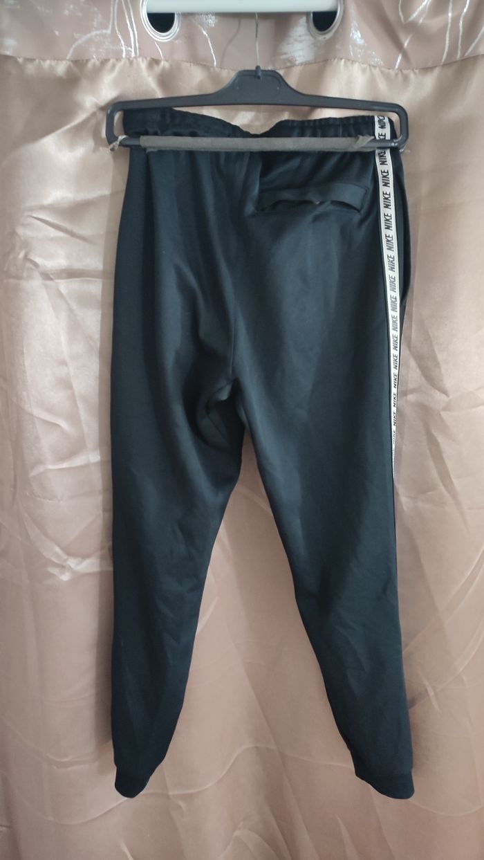 Vêtement vintage de marque Pantalon survêtement Nike noir bande blanche S #D84 - photo numéro 7
