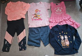 Lot vêtements fille 3.4 ans