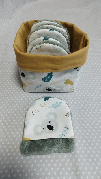 Débarbouillettes et son panier/lingettes/gants d'apprentissage