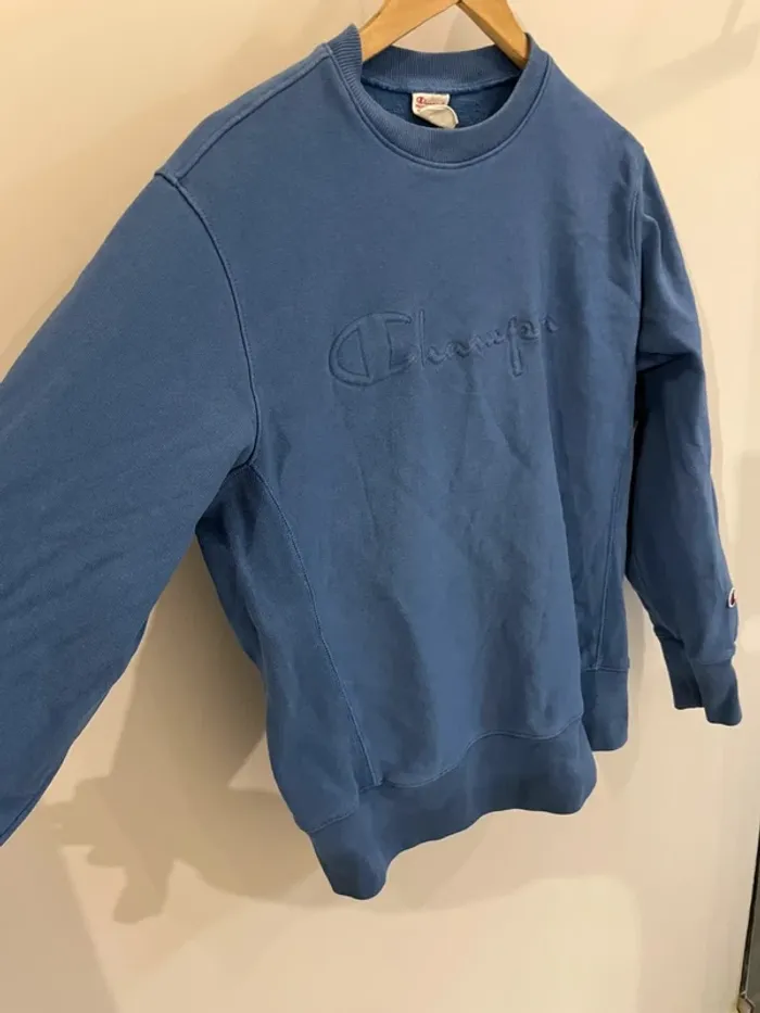 Vintage crewneck blue Champion embossed size M - photo numéro 3