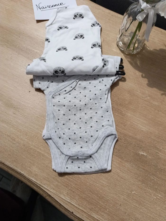 Lot body Gémo naissance neuf - photo numéro 5