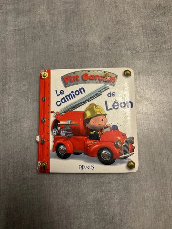 Livre, petit garçon, le camion de Léon