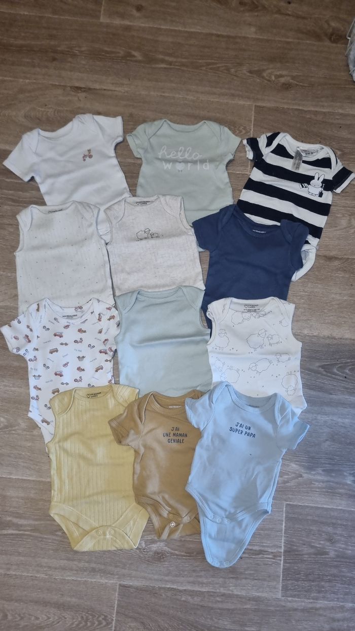 Bodies MC bébé 1 mois